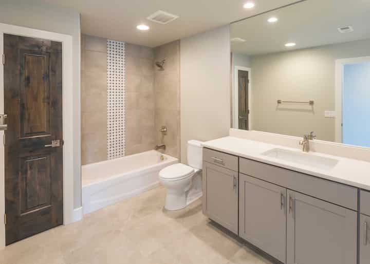 Professional bathroom remodelers update a Winder, GA bathroom